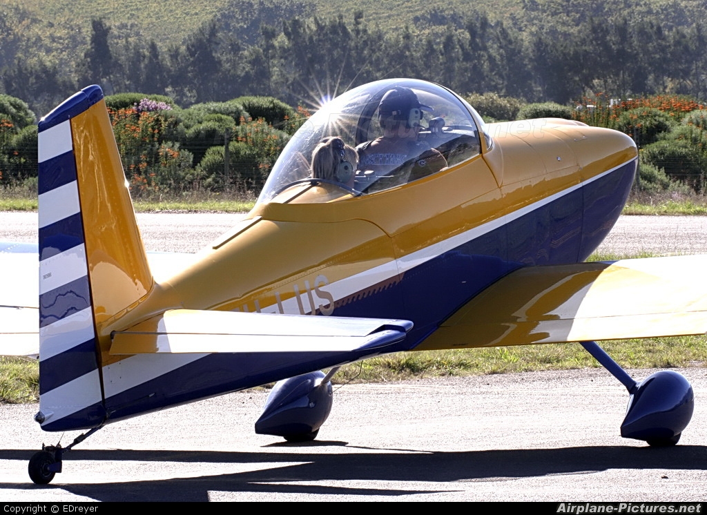 Private ZU-LUS aircraft at Stellenbosch