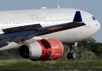 LN-RKH - SAS - Scandinavian Airlines Airbus A330-300