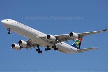 ZS-SNI - South African Airways Airbus A340-600