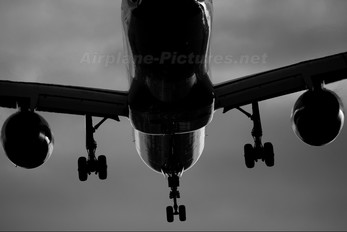 - - Condor Boeing 757-200