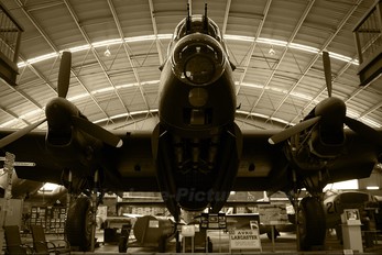 NX622 - Australia - Air Force Avro 683 Lancaster VII