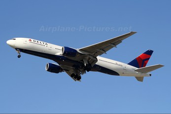 N866DA - Delta Air Lines Boeing 777-200ER