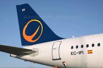 EC-IPI - Spanair Airbus A320