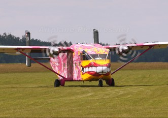 OE-FDN - Pink Aviation Short SC.7 Skyvan