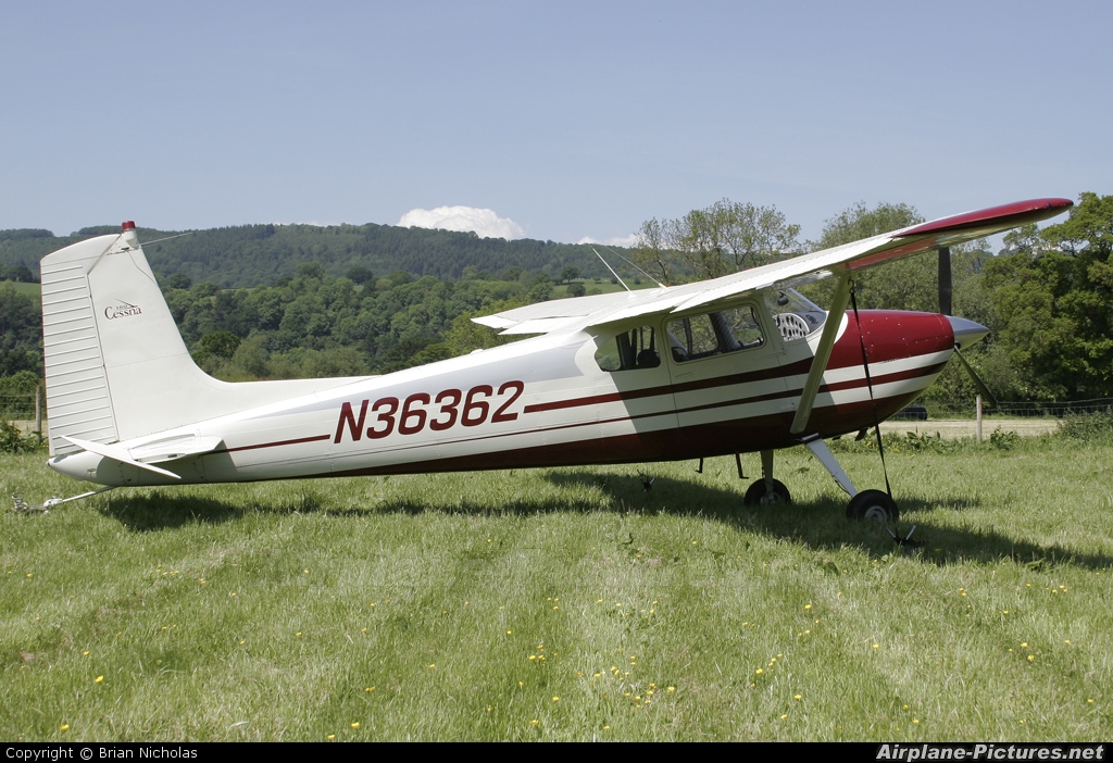 Private N36362 aircraft at Welshpool