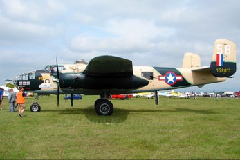 F-AZZU - SNC Societe de Developpement et de Promotion de L'Aviation North American B-25J Mitchell