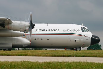 KAF325 - Kuwait - Air Force Lockheed L-100 Hercules