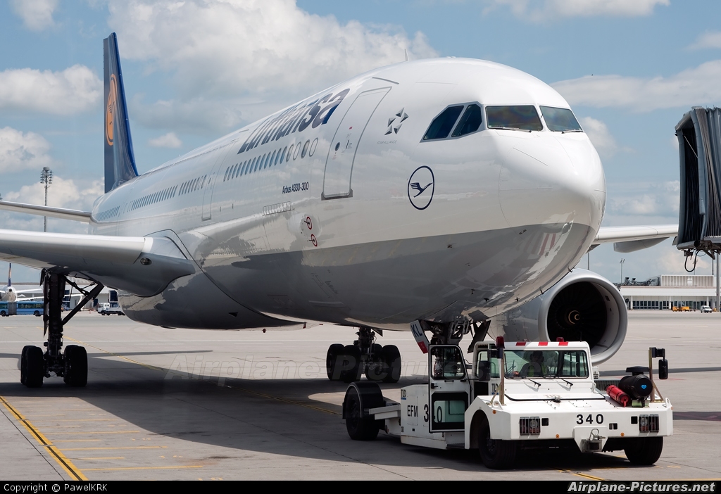 Lufthansa D-AIKL aircraft at Munich