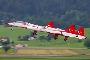 71-3066 - Turkey - Air Force : Turkish Stars Canadair NF-5A