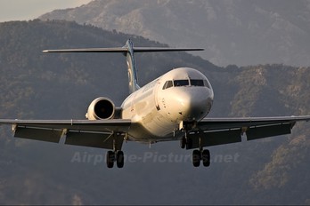 YU-AOP - Montenegro Airlines Fokker 100