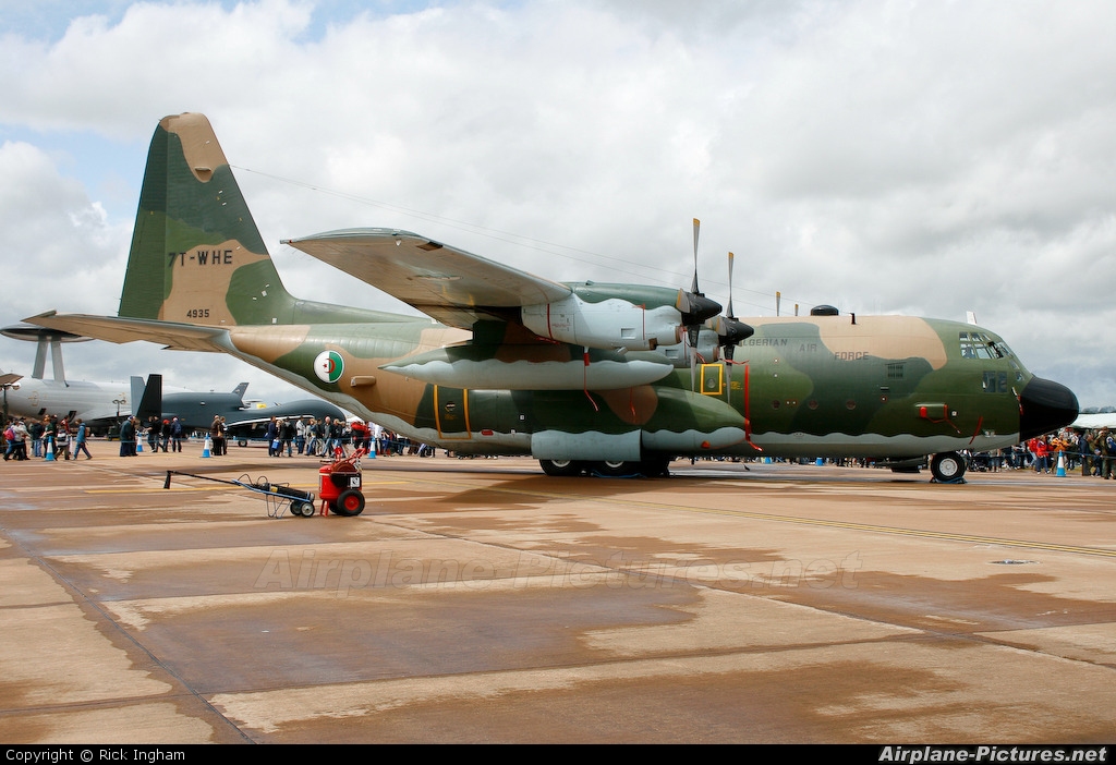 Algeria - Air Force 7T-WHE aircraft at Fairford