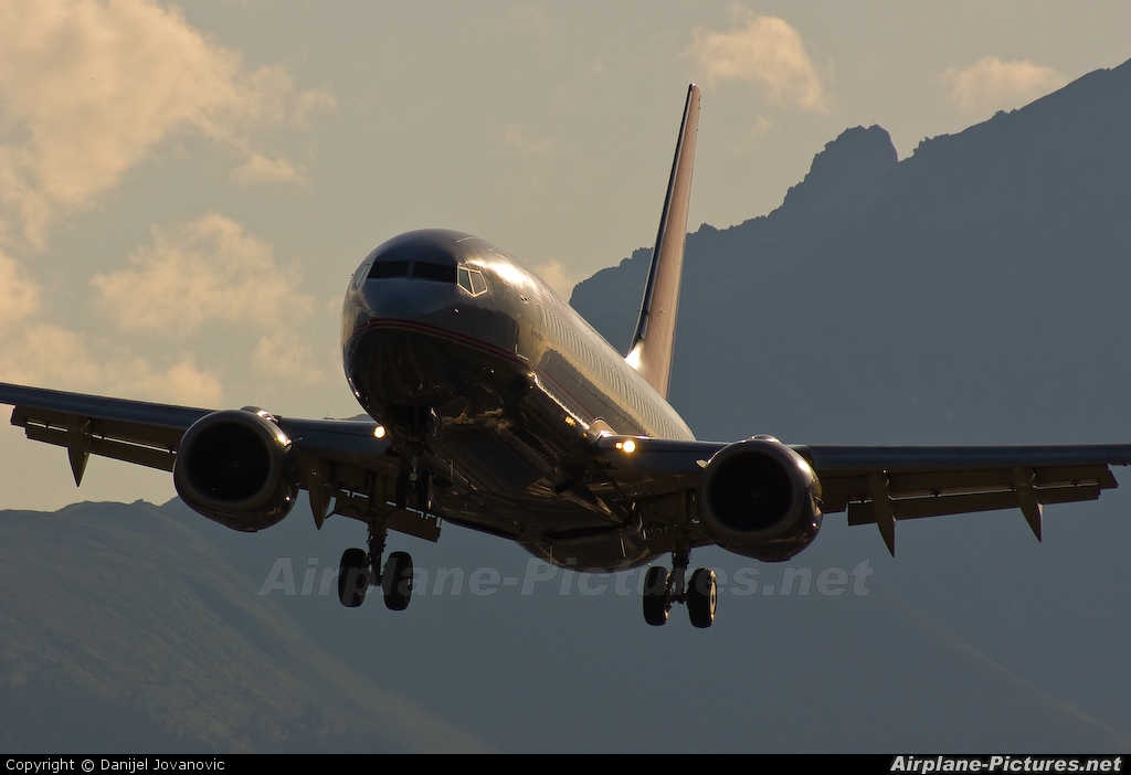 Lauda Air OE-LNQ aircraft at Innsbruck