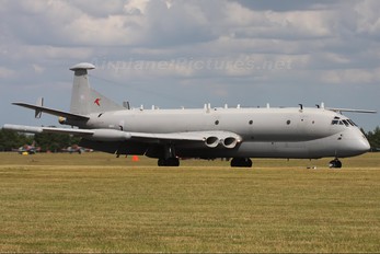 XW665 - Royal Air Force British Aerospace Nimrod R.1