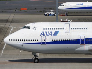 JA8099 - ANA - All Nippon Airways Boeing 747-400