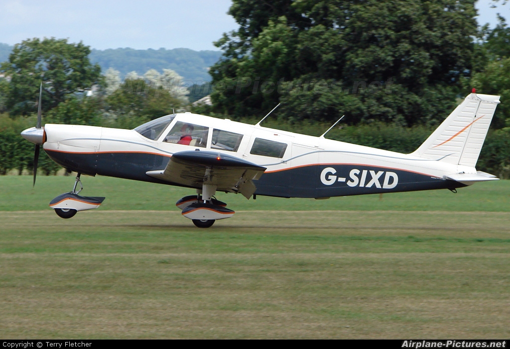 Private G-SIXD aircraft at Lashenden / Headcorn