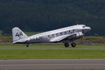 NC39165 - Private Douglas DC-2