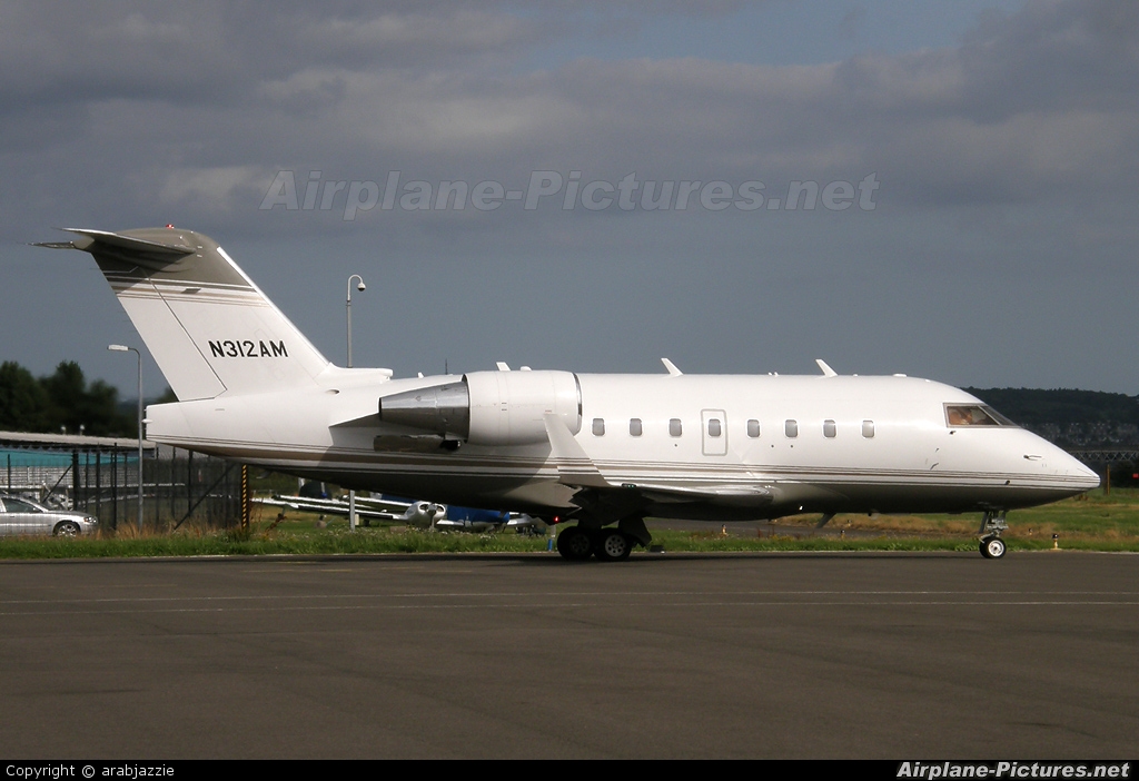 Private N312AM aircraft at Dundee