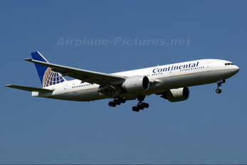 N77014 - Continental Airlines Boeing 777-200ER