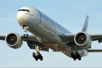 A6-ECM - Emirates Airlines Boeing 777-300ER