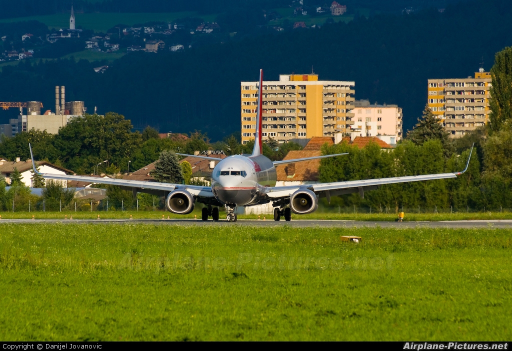 Lauda Air OE-LNR aircraft at Innsbruck