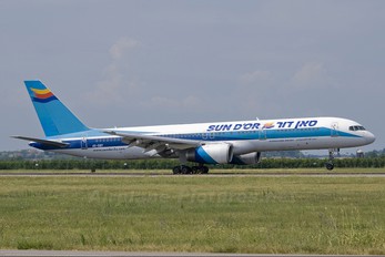 4X-EBT - Sun d'Or International Airlines Boeing 757-200