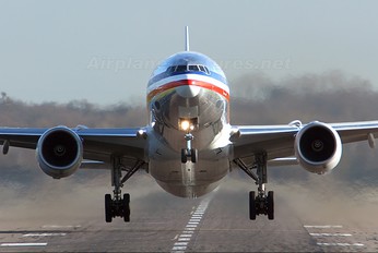 N770AN - American Airlines Boeing 777-200ER