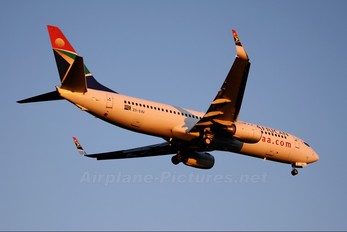 ZS-SJU - South African Airways Boeing 737-800