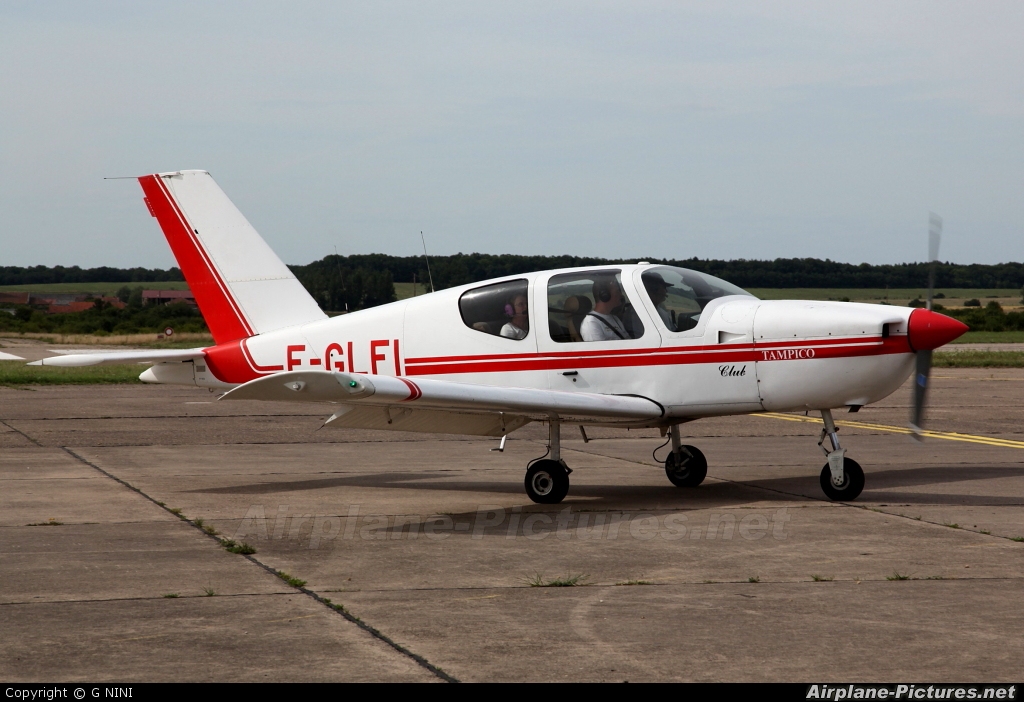 Private F-GLFI aircraft at Chambley-Bussières