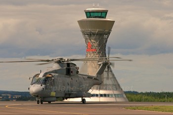 ZH824 - Royal Navy Agusta Westland AW101 111 Merlin HM.1