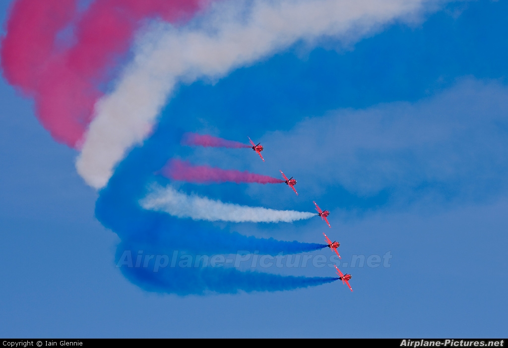 Royal Air Force "Red Arrows" - aircraft at Leuchars