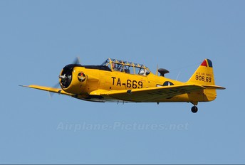 F-AZBL - Private North American Harvard/Texan (AT-6, 16, SNJ series)