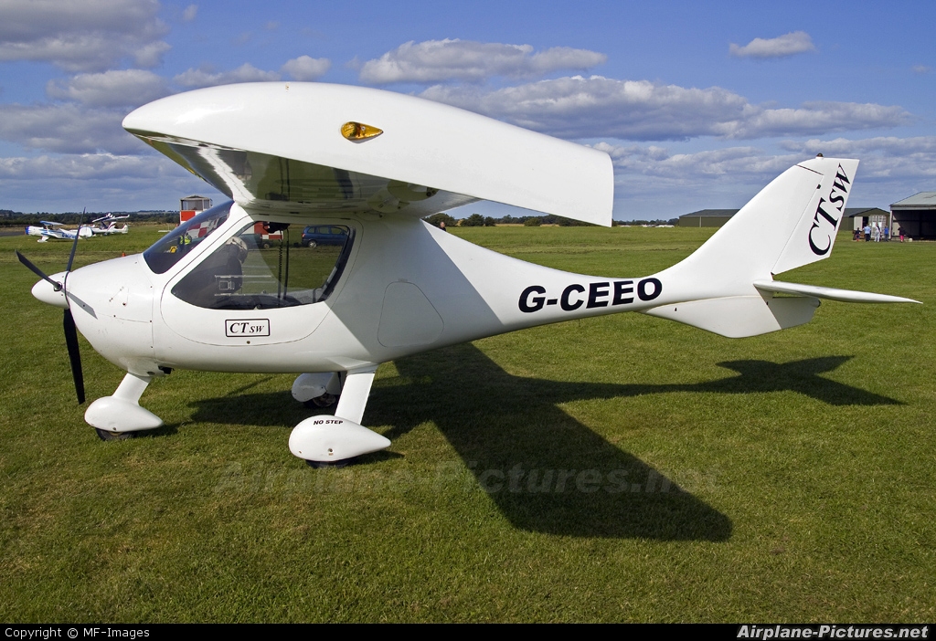 Private G-CEEO aircraft at Eshott
