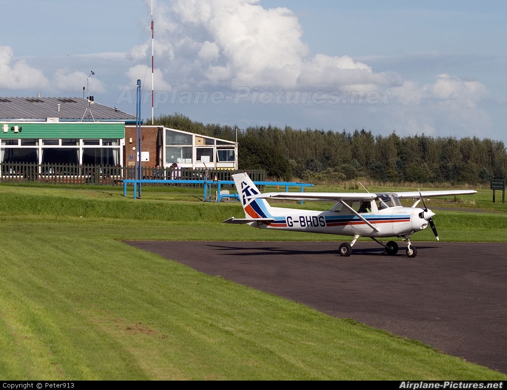 Tayside Aviation G-BHDS aircraft at Fife - Glenrothes