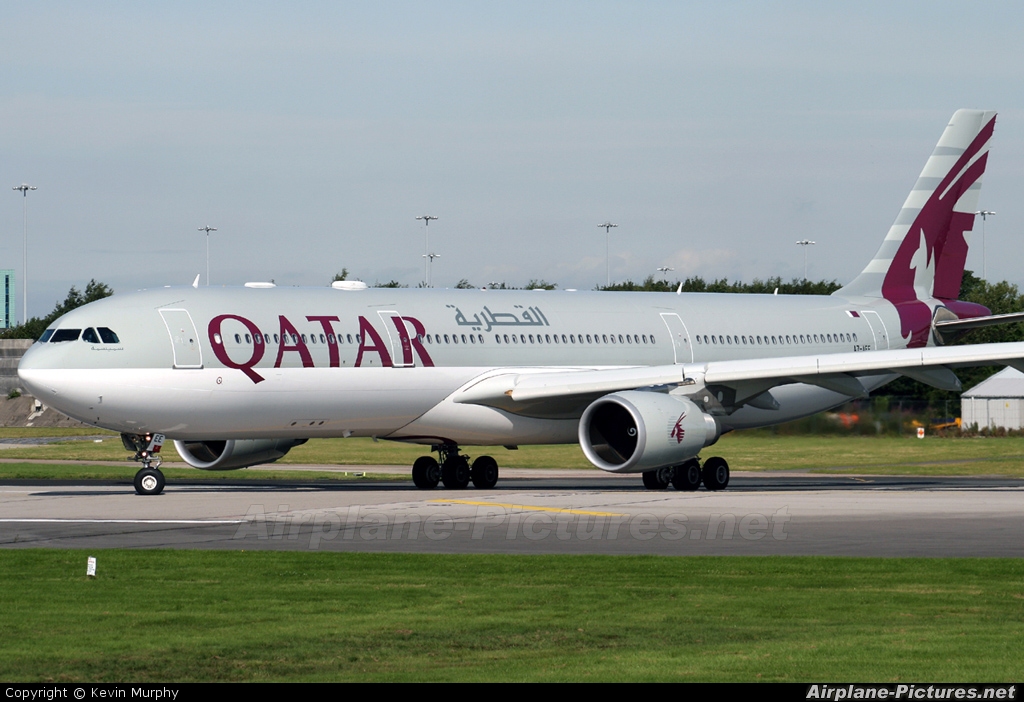 Qatar Airways A7-AEE aircraft at Manchester