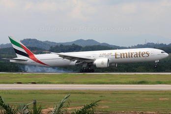A6-EBV - Emirates Airlines Boeing 777-300ER