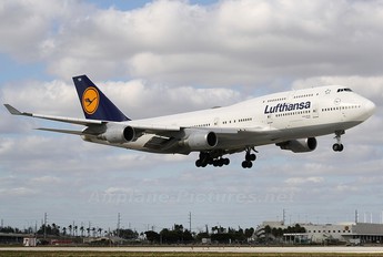 D-ABTH - Lufthansa Boeing 747-400