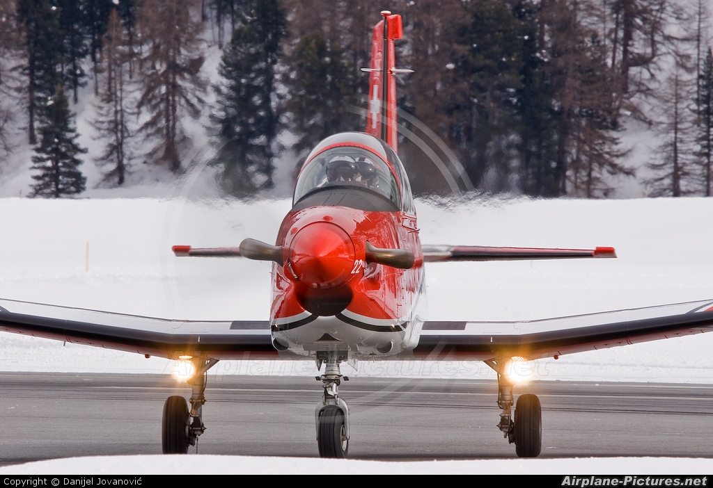 Switzerland - Air Force: PC-7 Team A-922 aircraft at Samedan - Engadin