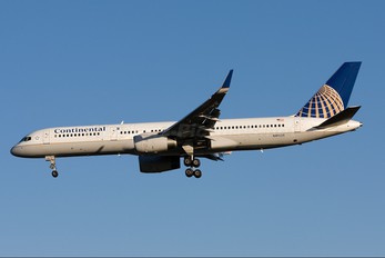 N41135 - Continental Airlines Boeing 757-200