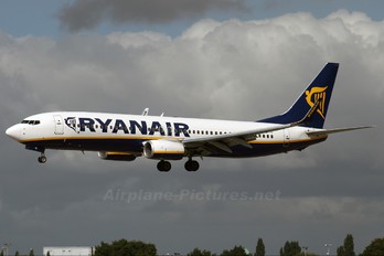 EI-DYE - Ryanair Boeing 737-800