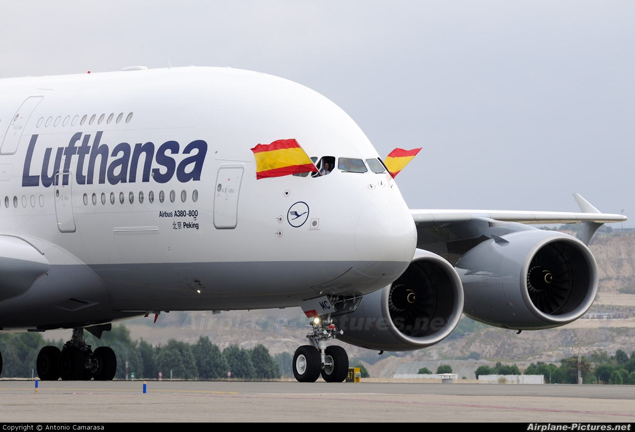 Lufthansa D-AIMC aircraft at Madrid - Barajas