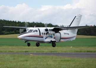 OM-PGB - Sky-Diving For Fun LET L-410 Turbolet