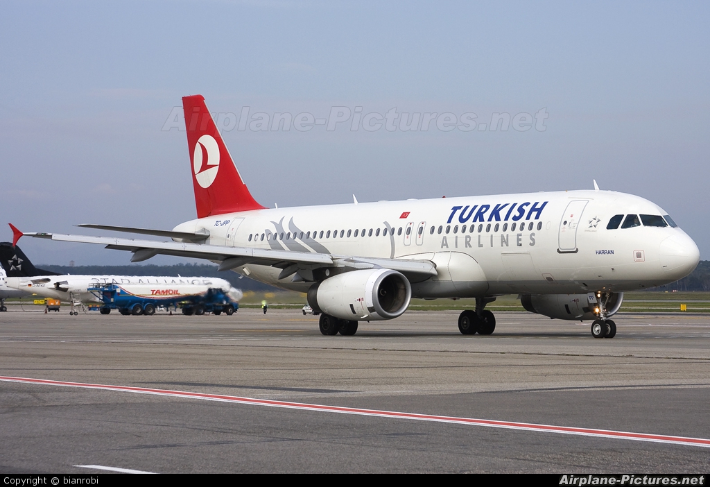 Turkish Airlines TC-JPP aircraft at Milan - Malpensa