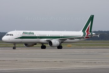 I-BIXR - Alitalia Airbus A321