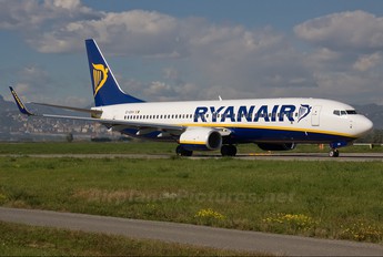 EI-EKH - Ryanair Boeing 737-800