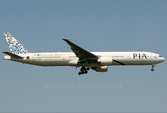 AP-BHV - PIA - Pakistan International Airlines Boeing 777-300ER