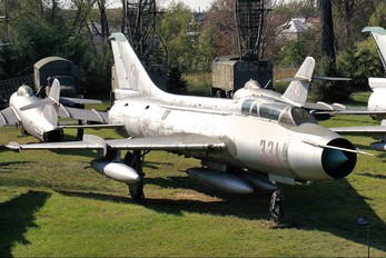 331 - Poland - Air Force Sukhoi Su-7U