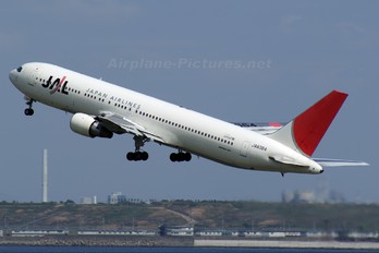 JA8364 - JAL - Japan Airlines Boeing 767-300