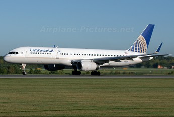 N14121 - Continental Airlines Boeing 757-200