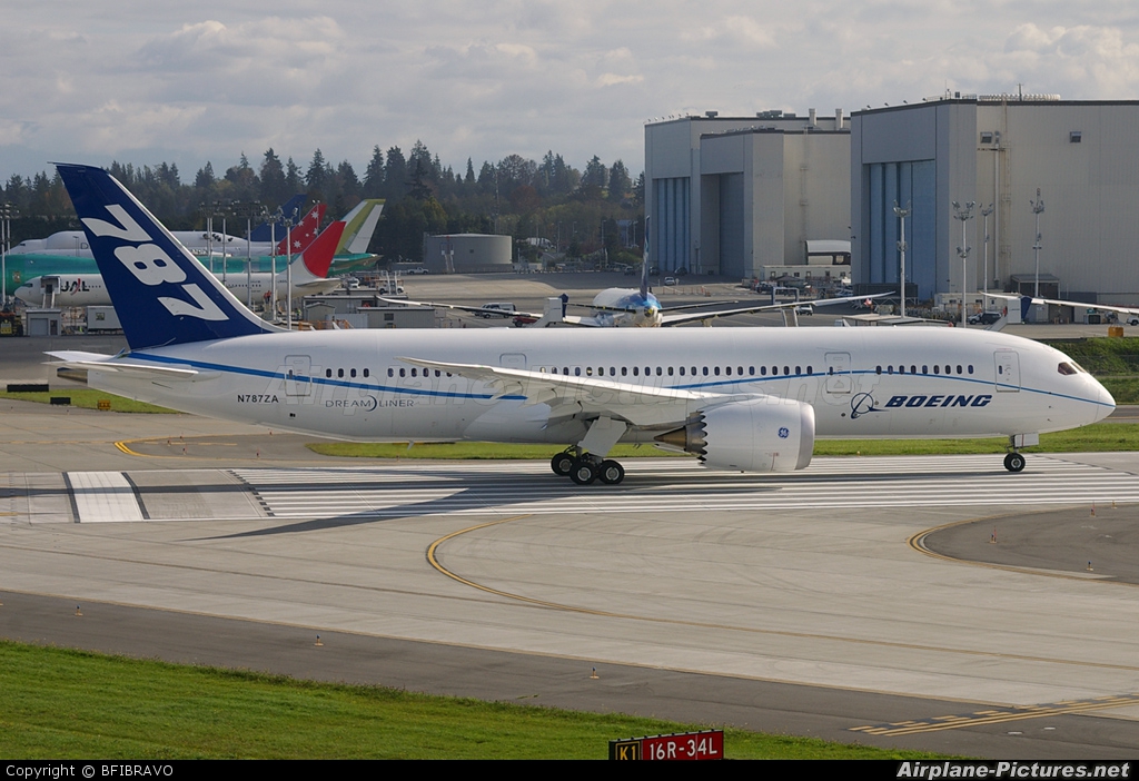 Boeing Company N787ZA aircraft at Everett - Snohomish County / Paine Field