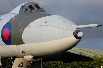 XM594 - Royal Air Force Avro 698 Vulcan B.2